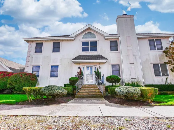 102 S Surrey Ave, Ventnor, NJ 08406