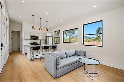 4th image of 152 Cuesta Dr Unit A
