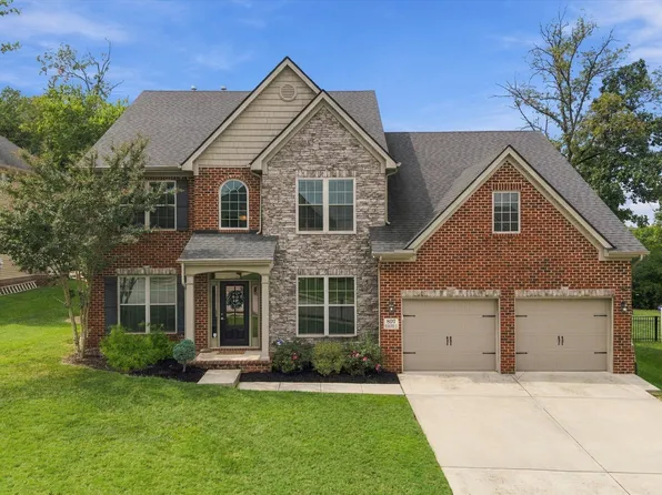 807 Brookwood Ln, Maryville, TN 37801