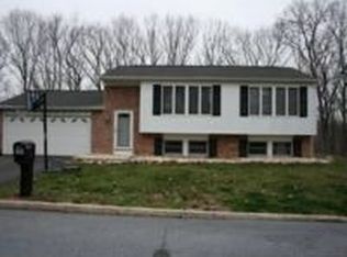 5566 Edsel St, Harrisburg, PA 17109