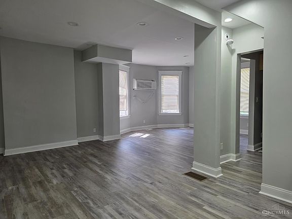 5th image of 3706 Wieman Ave