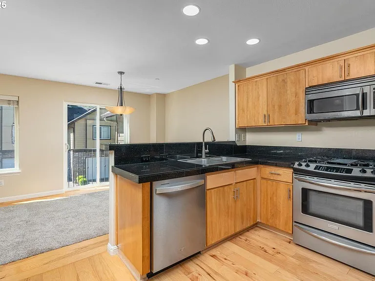 2834 SW Tranquility Ter — Photo 10