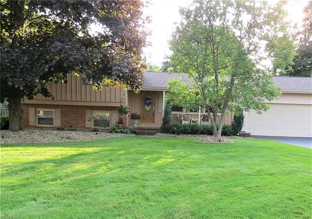 170 Frostwood Dr photo 1