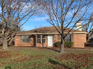 44 N Sharon Dr, Krum, TX 76249