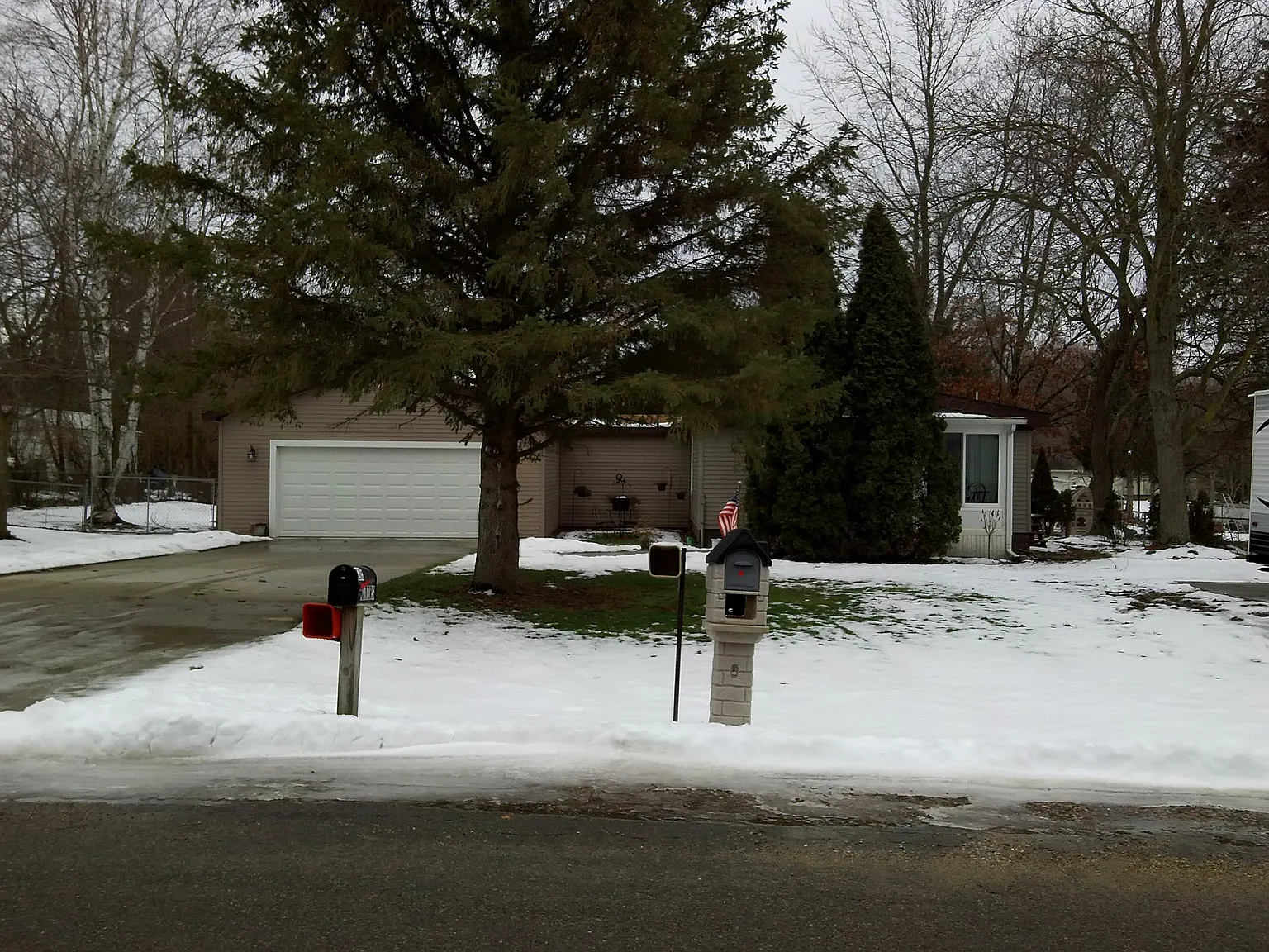 1212 Cherry Ln photo 1