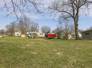 323 7th St SW, Waverly, IA 50677