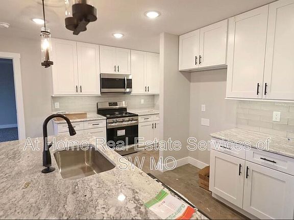 4th image of 4526 Venice Ave