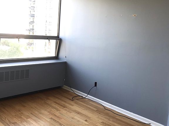 3rd image of 1355 N Sandburg Ter APT 907