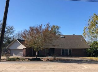 715 N 27th St, Nederland, TX 77627