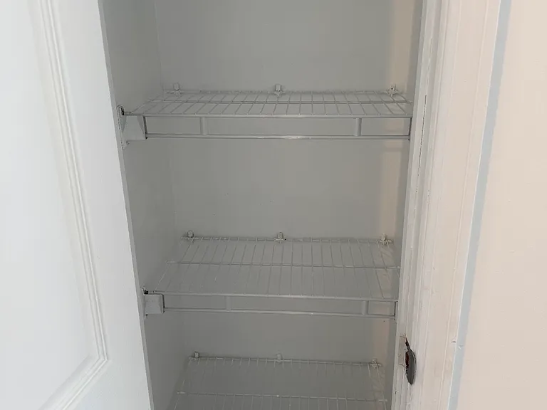 104 Oak Park Ter #1 — Photo 8