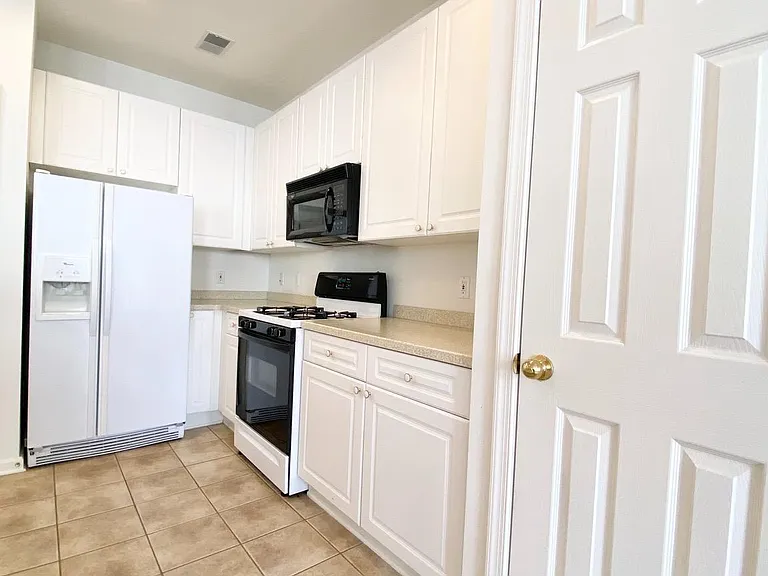2663 Manhattan Pl #304 — Photo 28