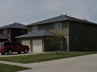 619 Glen Ct, Lansing, KS 66043