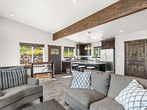 4th image of 215 E Rockport Aspen Dr