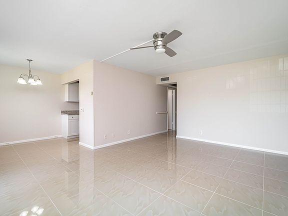 5th image of 219 Markham Ct #K