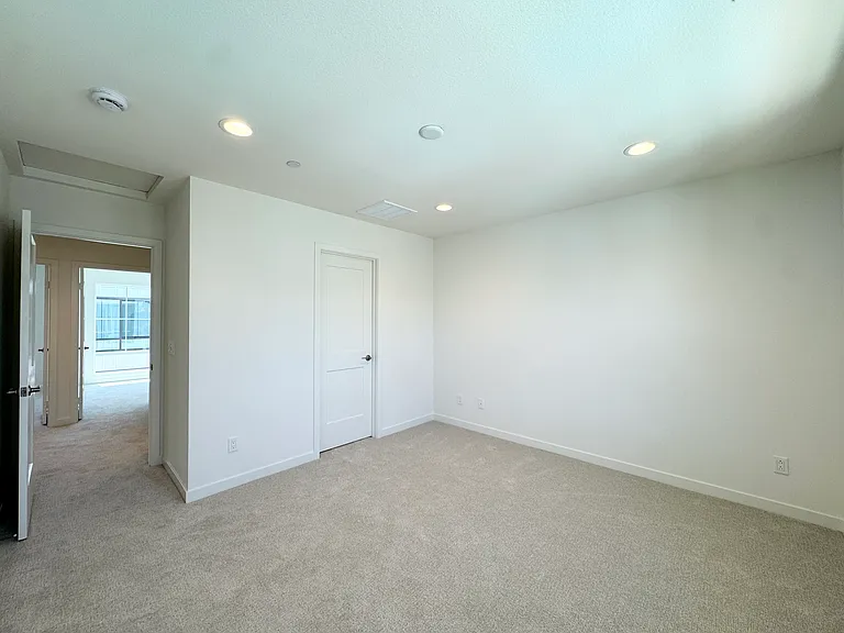 2554 Delphinium Ln — Photo 35
