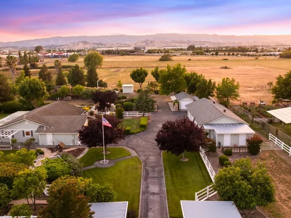 6811 Willow Road, Vacaville, CA 95687