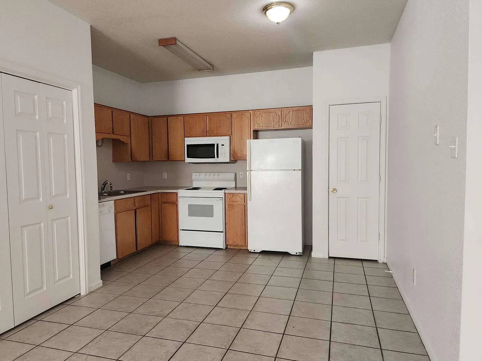 3 Bed, 2 Bath Townhome in Copperas Cove — Photo 4