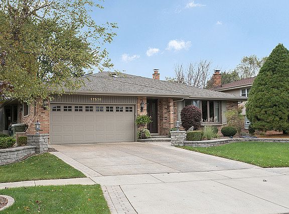 2nd image of 17538 Pecan Ln