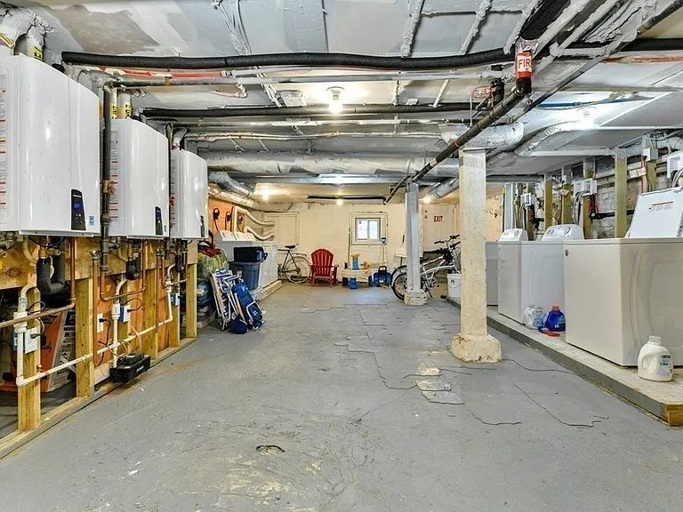 236 Havre St #3 — Photo 15