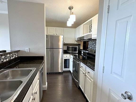 5th image of 501 Knights Run Ave APT 2107