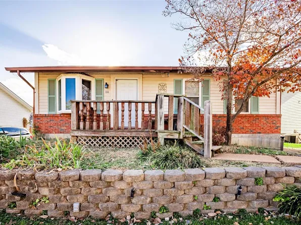 834 Matthews Dr, Fenton, MO 63026