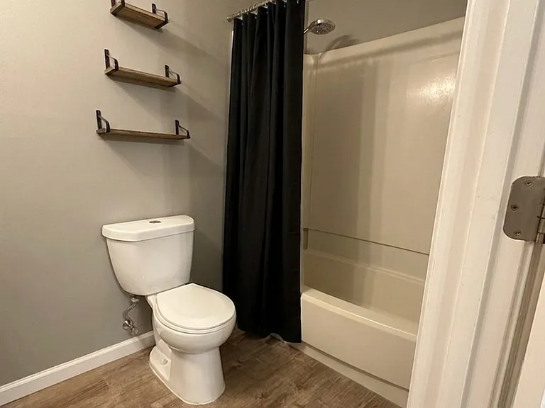 6272 Creekford Dr — Photo 16