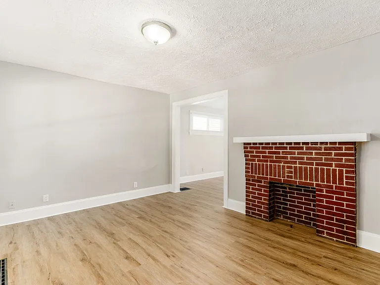 68 W Park Ave — Photo 5