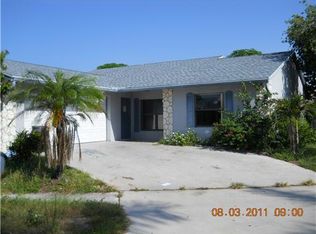5833 Lincoln Cir W, Lake Worth, FL 33463