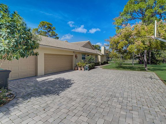 3rd image of 8161 NW 51st Place