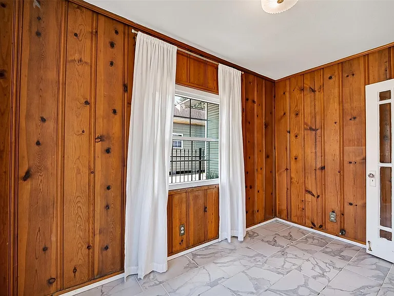 2519 Stevens St — Photo 12
