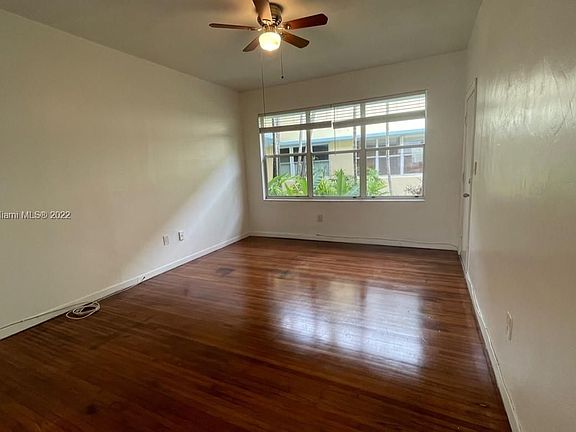3rd image of 1061 Euclid Ave APT 103