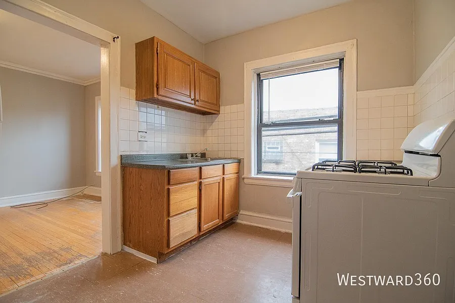 6509 N Hoyne Ave #2N