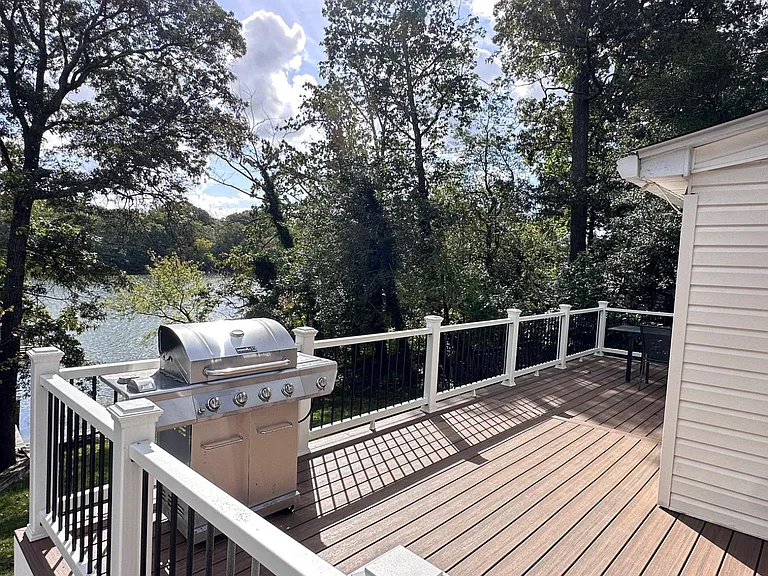12154 Preston Dr — Photo 26