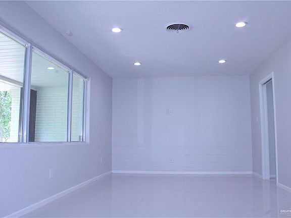 4th image of 1412 Hibiscus Ave