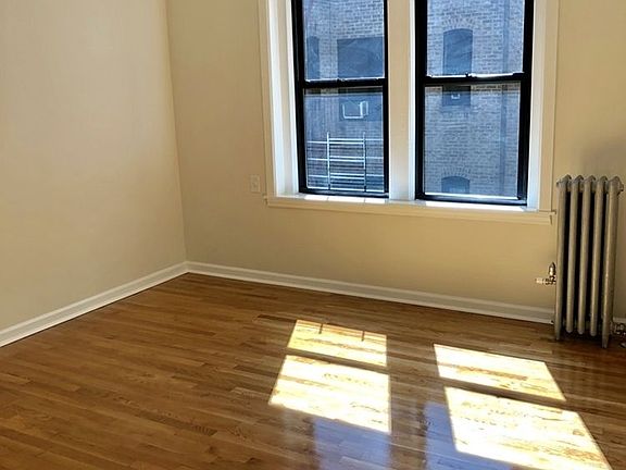 3rd image of 4414 47th Ave APT B1
