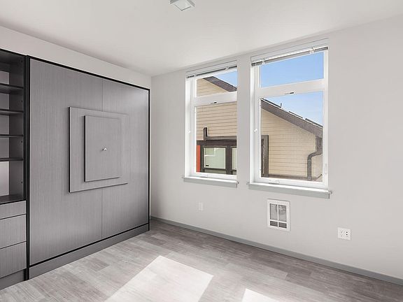 4th image of 1762 NW 59th St Ste B02