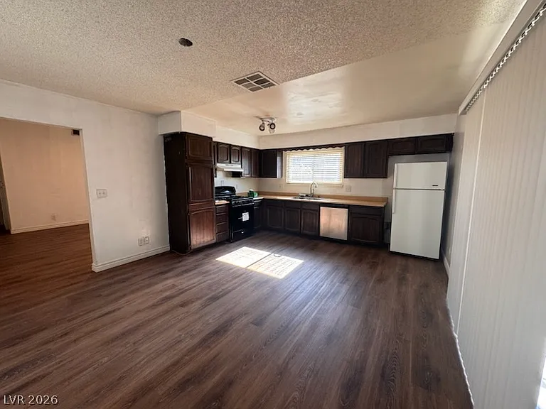 3001 King Midas Way — Photo 6