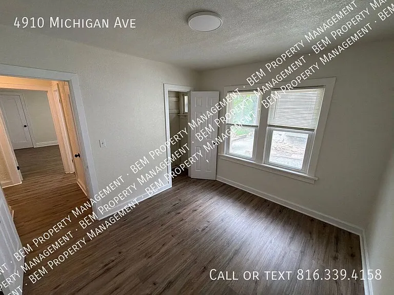4910 Michigan Ave — Photo 15