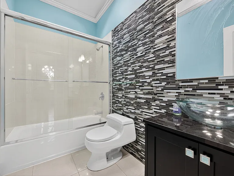 19 Hilltop Pl — Photo 11