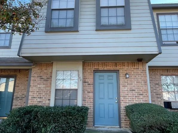 702 W Collins St, Denton, TX 76201
