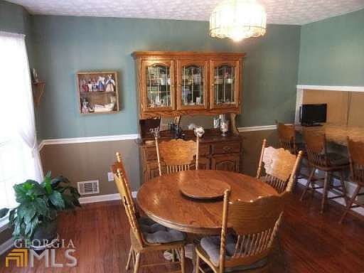 4th image of 2849 Glad Dale Dr SE