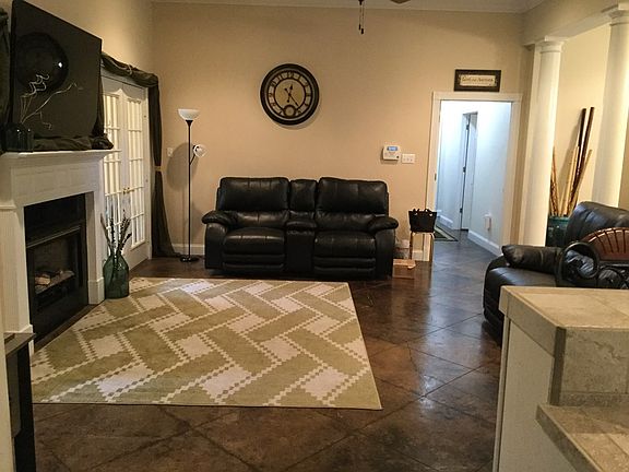 5th image of 130 Dianne Dr
