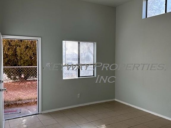 3rd image of 1200 Edith Blvd SE APT C