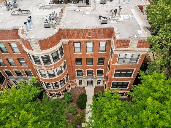 4th image of 4117 N Sheridan Rd APT 2N