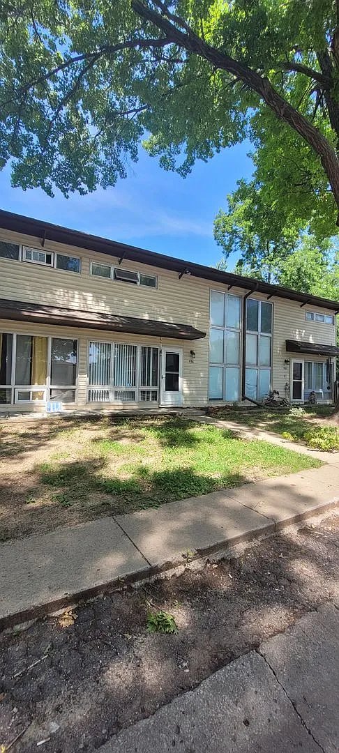 Spacious 3-Bedroom Townhome with Convenient Amenities — Photo 1