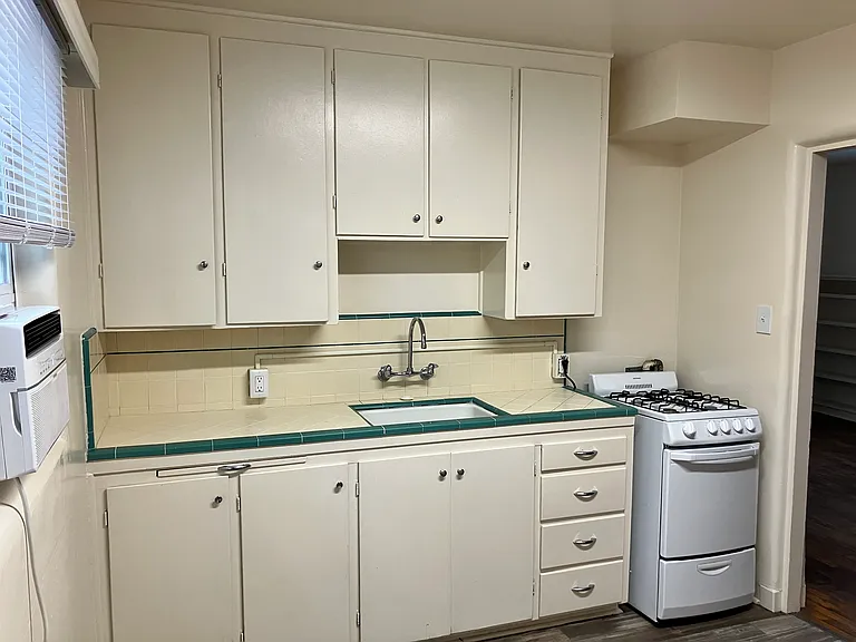 1903 Gold Ave SE #1 — Photo 11