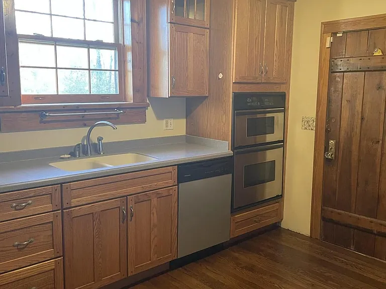 804 Cherokee Rd — Photo 2