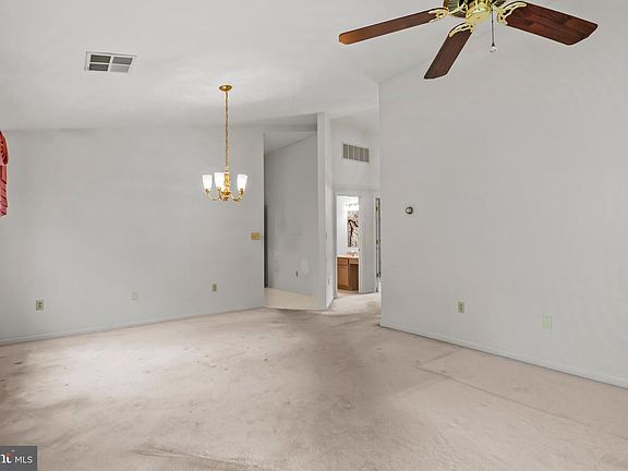 5th image of 3217 Garfield Ave
