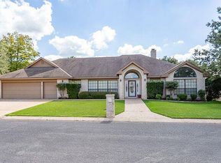 2461 Rock Creek Dr E, Kerrville, TX 78028