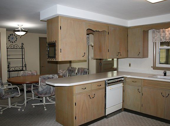 5th image of 70 Eleanor Ave